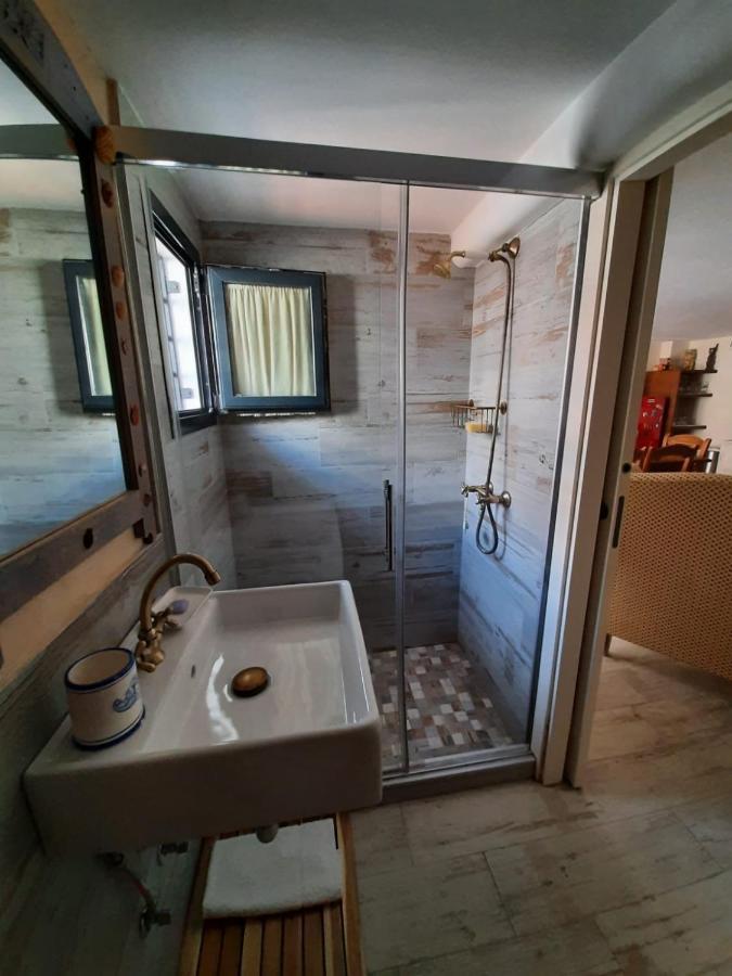 Un Apartamento Vacacional Con Detalles De Un Hogar Mairena del Aljarafe Exterior photo